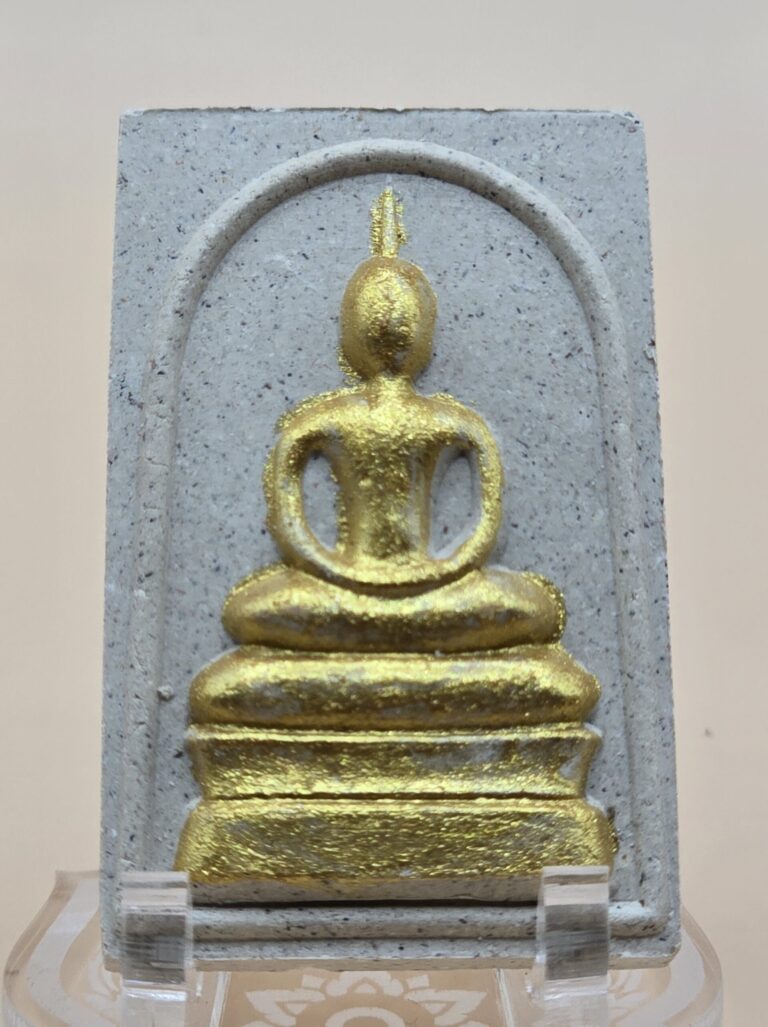 พระสมเด็จรุ่นเเรก เนื้อผงพุทธคุณปิดทอง พระ​อธิการ​คล่อง​ อินทโชโต (เจ้าอาวาส)​ วัด​เขาตาว อ.ทุ่งสง จ.นคร​ศรี​ธรรม​ราช ปี2565​