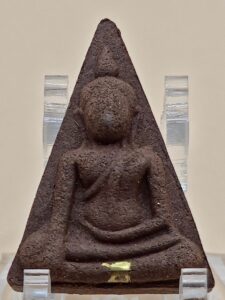 พระนางพญา เนื้อผงผสมว่าน รุ่นเสาร์5 วัดนางพญา จังหวัดพิษณุโลก สร้างปี2555