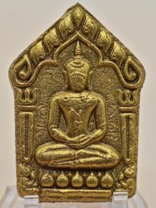 พระขุนแผนพรายกุมาร เนื้อผงว่านปิดทอง รุ่นแรก เนื้อผงจินดามณี พระอาจารย์ดิเรก อนุตฺตโร วัดเถรพลาย จังหวัดสุพรรณบุรี ปี2568