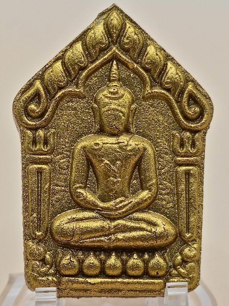 พระขุนแผนพรายกุมาร เนื้อผงว่านปิดทอง รุ่นแรก เนื้อผงจินดามณี พระอาจารย์ดิเรก อนุตฺตโร วัดเถรพลาย จังหวัดสุพรรณบุรี ปี2568